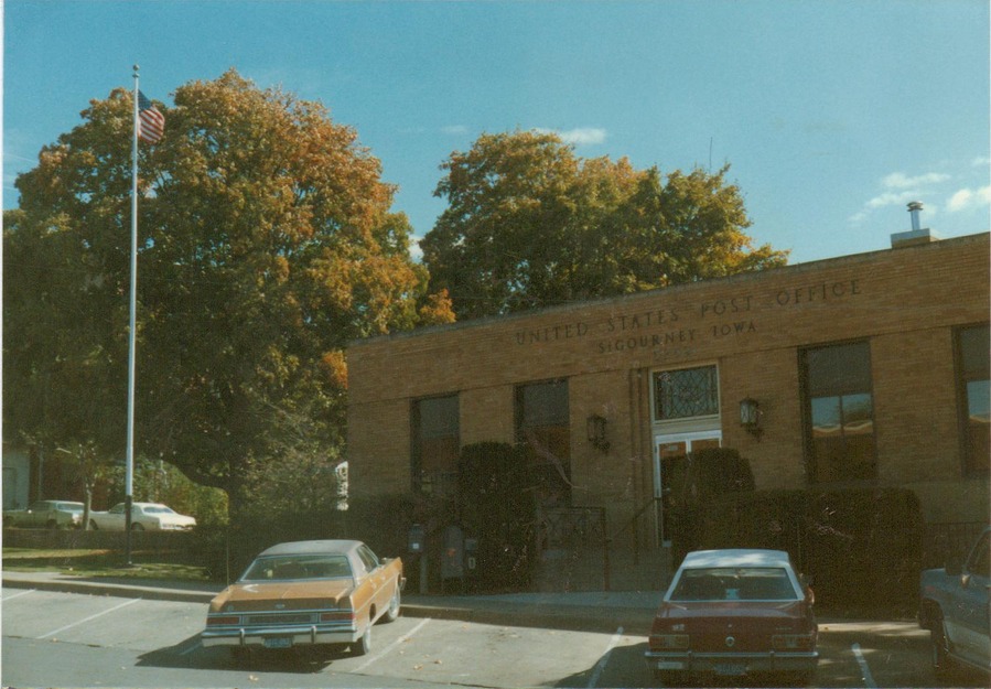 Sigourney, IA POST OFFICE photo, picture, image (Iowa) at