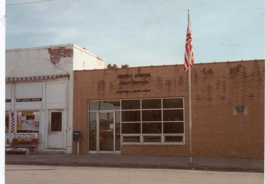 newton iowa post office