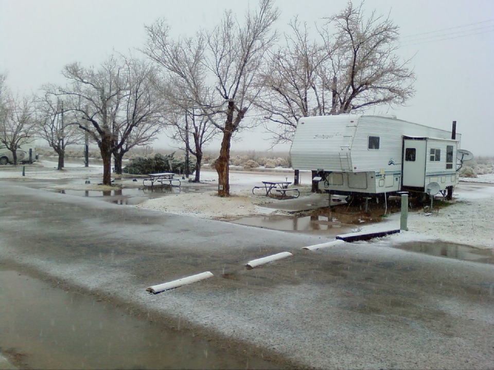 Inyokern, CA: Snow in El Solana Trailer Park 1-25-2010