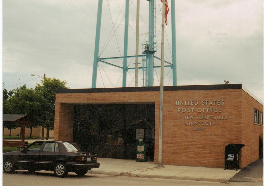 New York Mills, MN: POST OFFICE & WATER TOWER