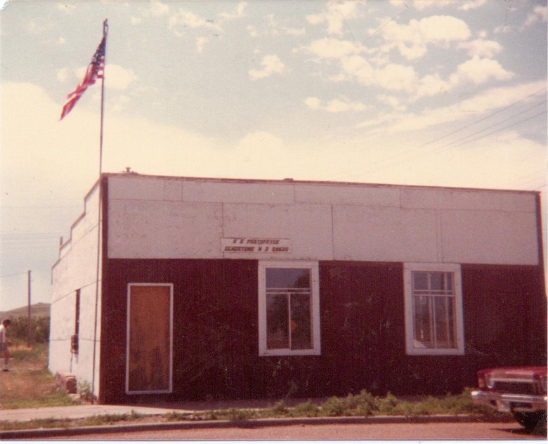 Gladstone, ND: POST OFFICE