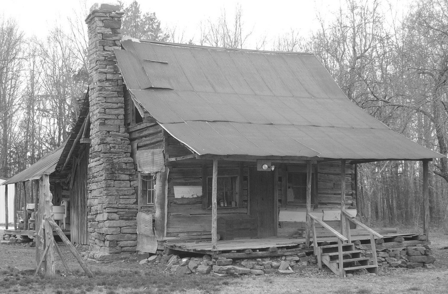 Mountain View, AR: Old house behind Ozark Folk Center