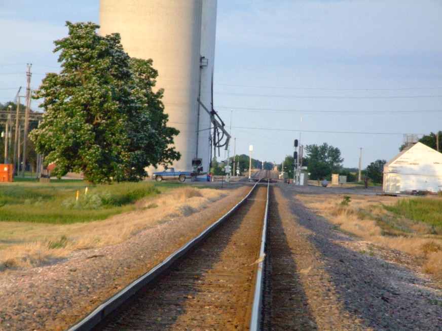 Harvard, NE: Burlington Northern rails, Supplies power stations in the East with Coal