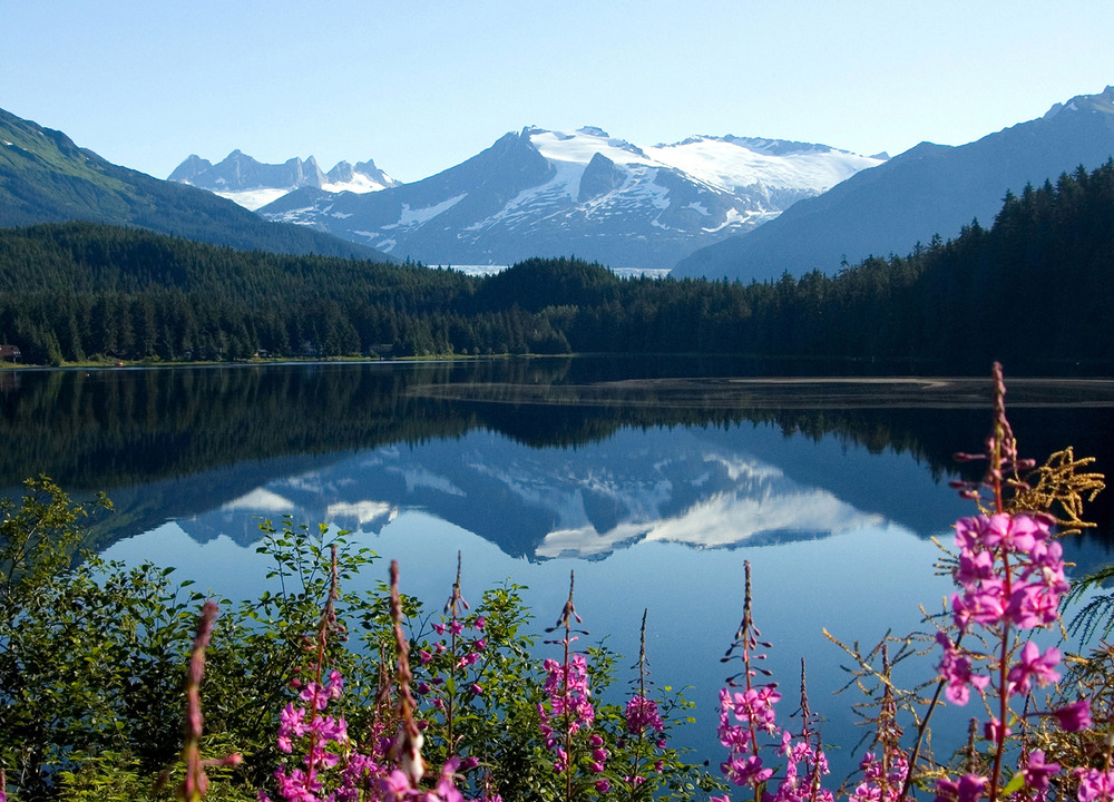 Juneau, AK: Morning Beauty at Auke Lake in Juneau, Alaska