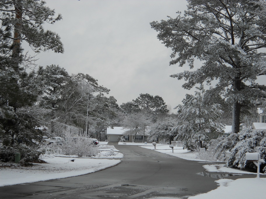 Shallotte, NC: Village Point Estates blanketed in snow