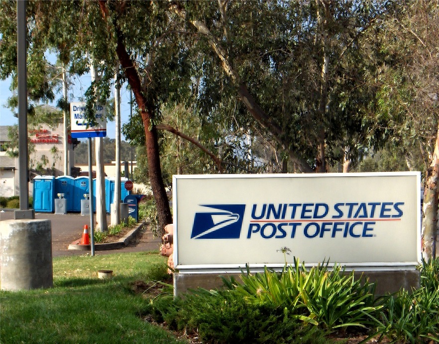 Ramona, CA: POST OFFICE OUTHOUSES