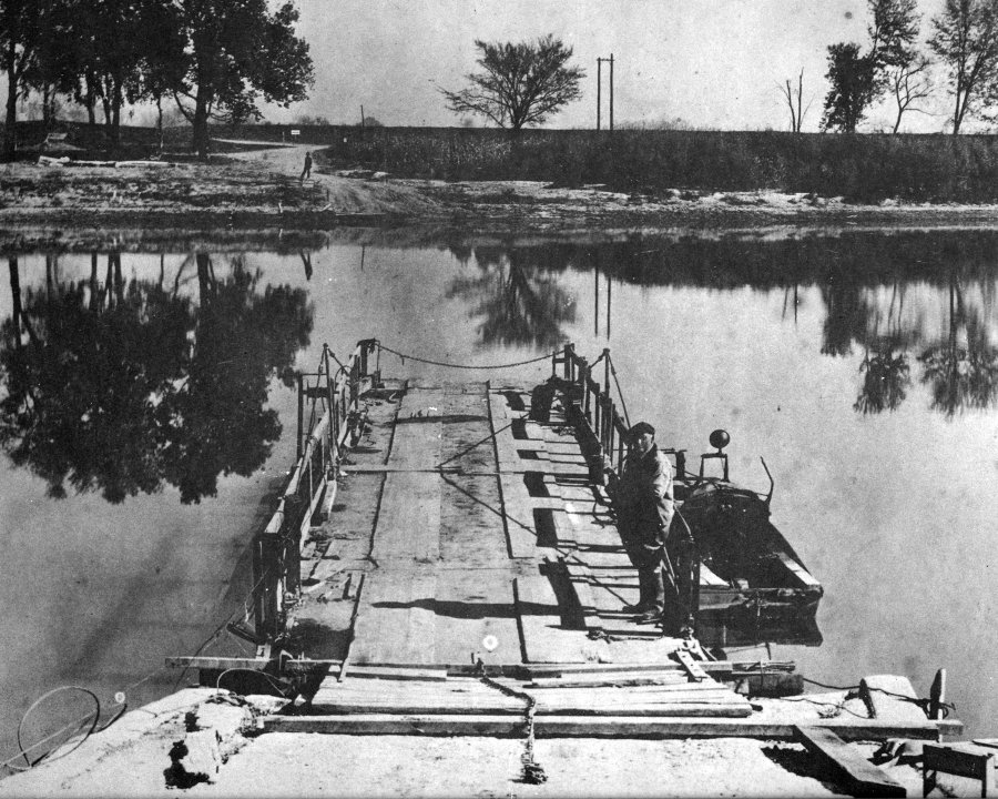 Hutsonville, IL: Old Hutsonville ferry on the wabash river