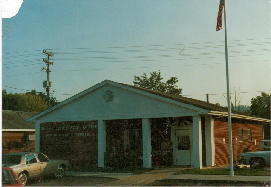 Pigeon Forge, TN: POST OFFICE