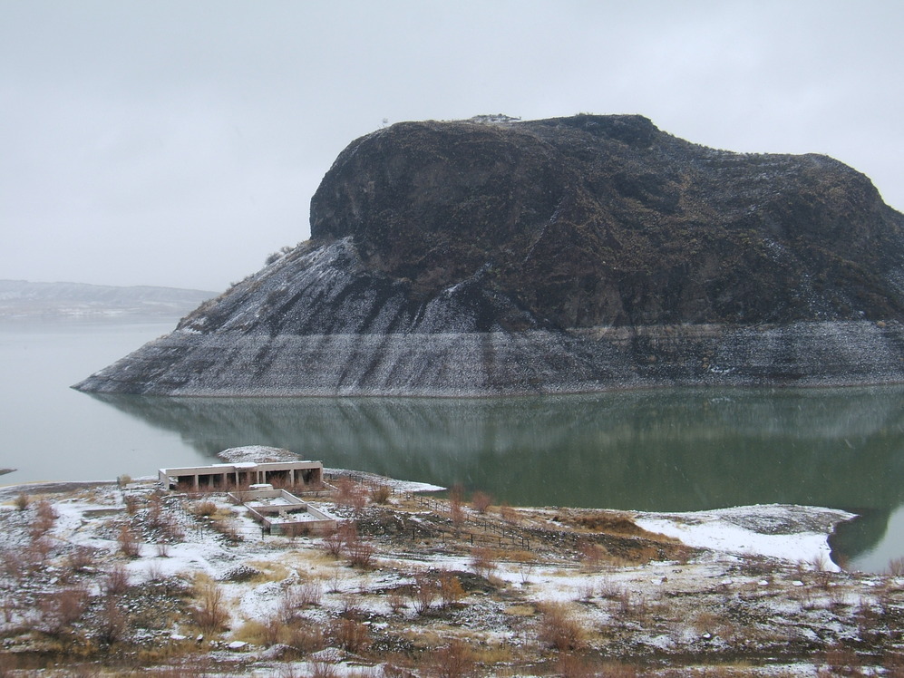 Elephant Butte, NM: Elephant Butte Island at Elephant Butte Lake in snow, Dec 09