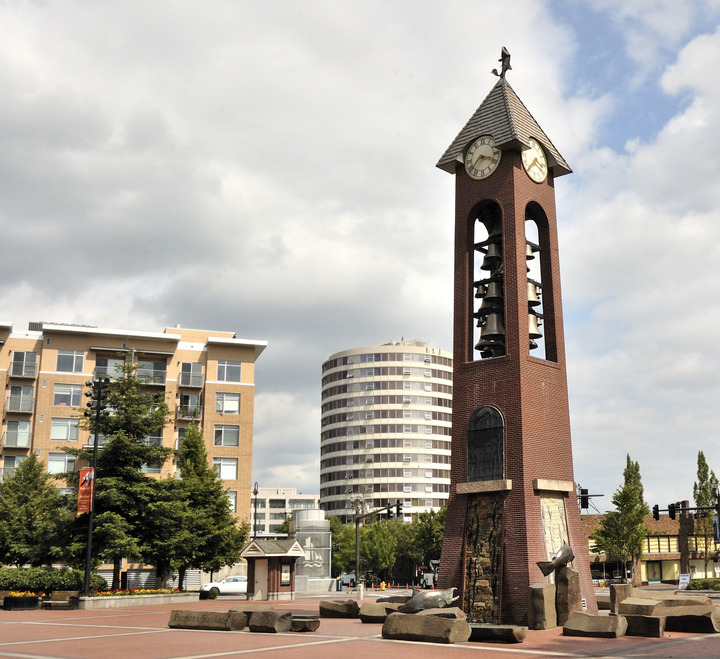 Vancouver, WA: Glockenspiel and buildings near Esther Short Park