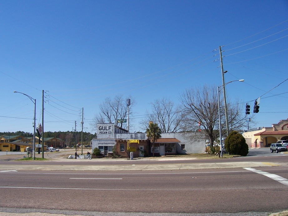 Tillmans Corner, AL: I-10 is to the left of this view of Government Blvd and the Gulf Pecan Co.