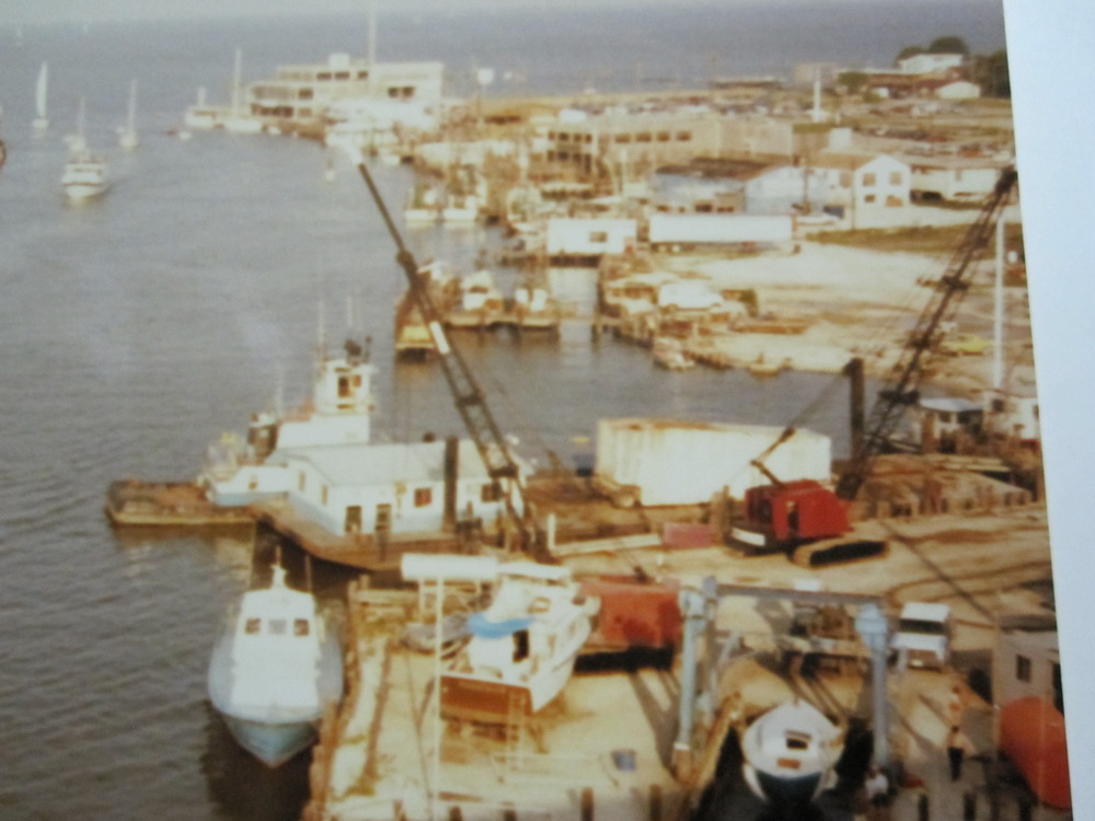 Kemah, TX : Kemah before the Boardwalk. Draw Bridge closed, new bridge