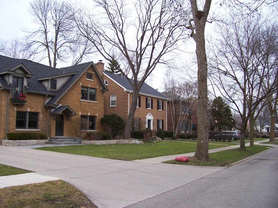 Kenilworth, IL Some Maclean Avenue homes. photo, picture, image