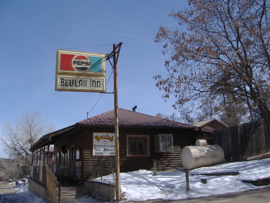 Beulah Valley, CO: Bealuh Inn, great people and great burgers Feb 2010