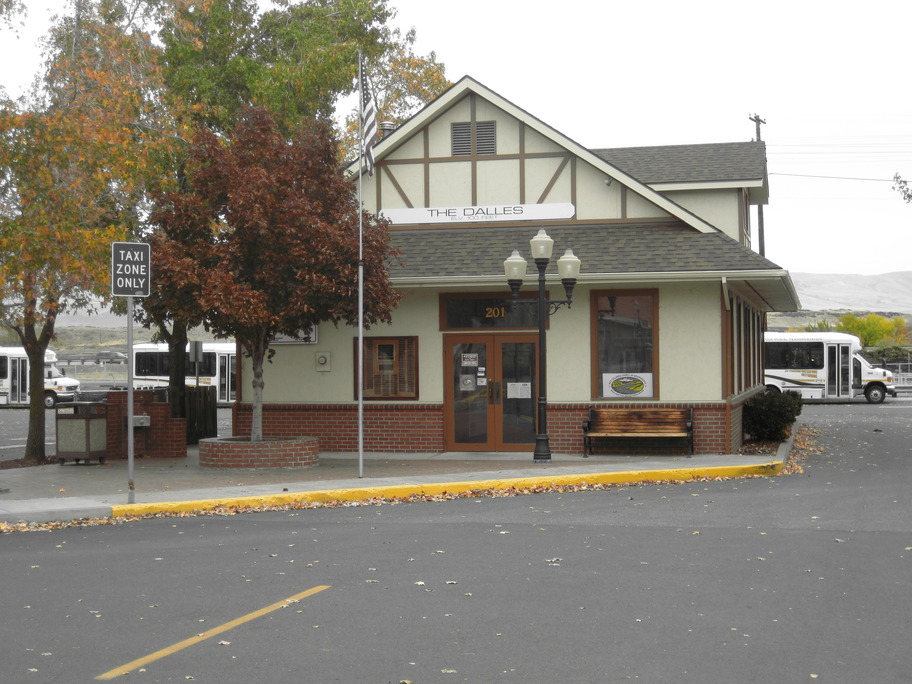 The Dalles, OR: Public Transportation Station in The Dalles, Oregon