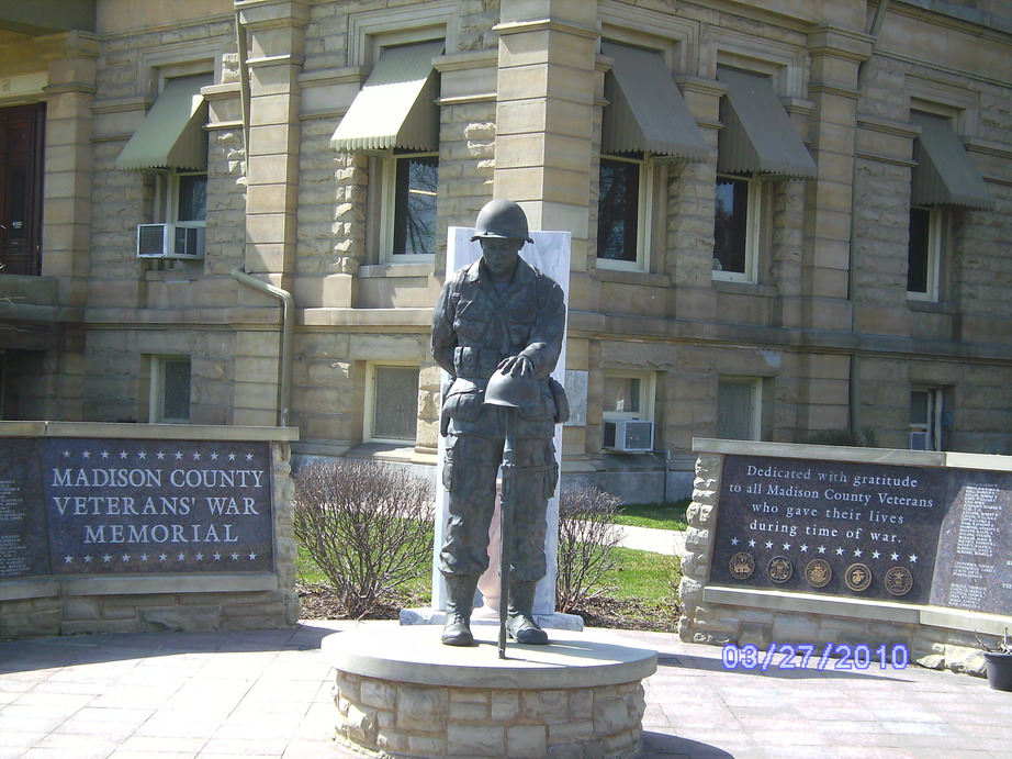 London, OH: Madison County War Memorial