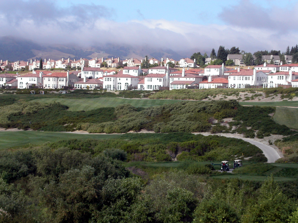 San Ramon, CA: Overlooking The Bridges golf course