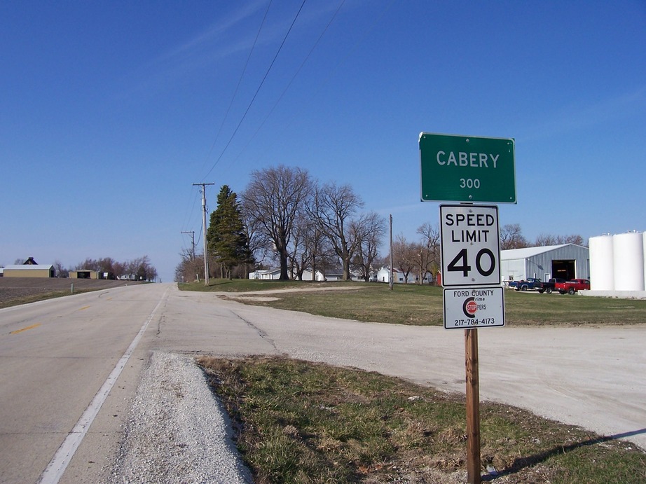 Cabery, IL: Looking north on IL-115 into Cabery from the Ford County side.