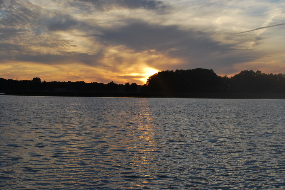 Hillsdale, MI: Sunset at Lake Bawbeese