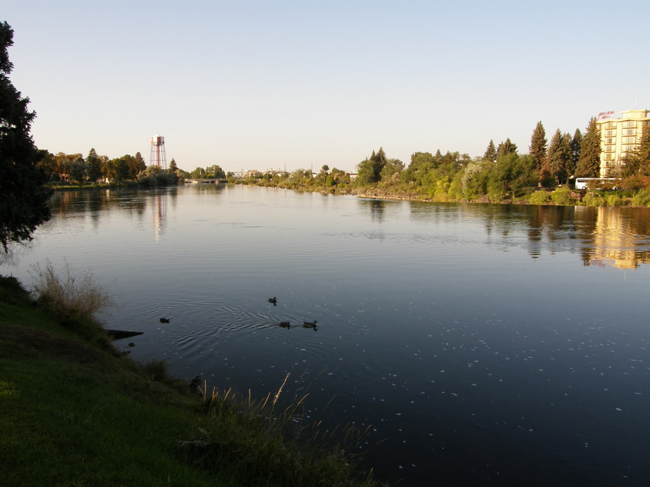 Idaho Falls, ID The Snake River runs through down town Idaho Falls