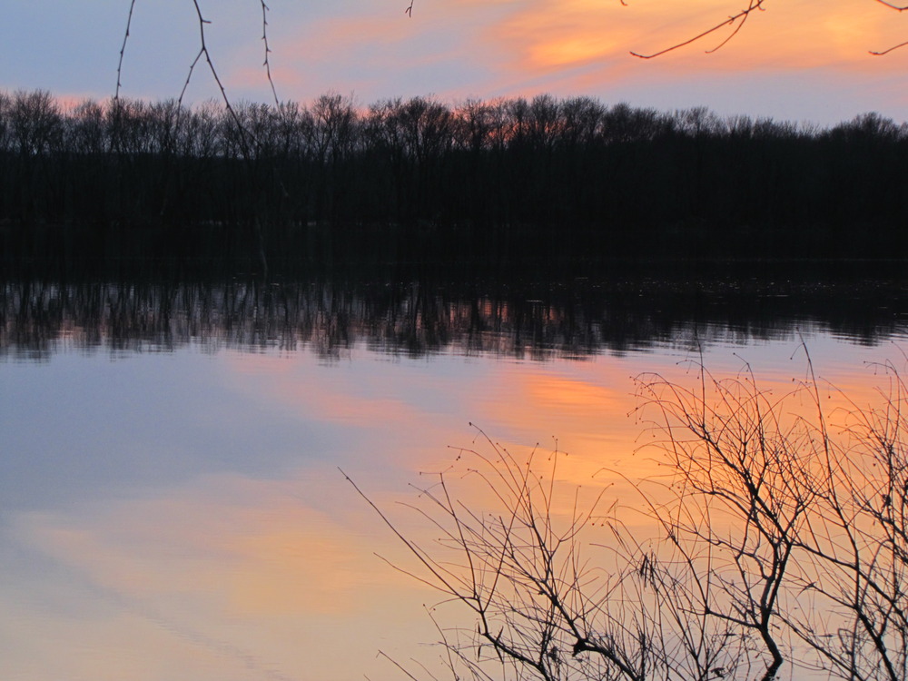 Savanna, IL: Missippi River at sunset
