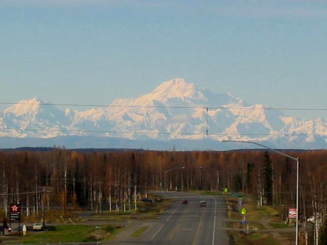 Willow, AK: Looking north on Parks Hwy