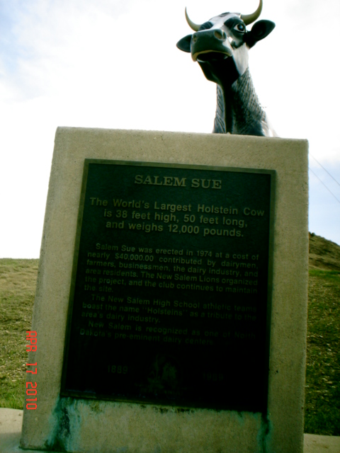 New Salem, ND: Salem Sue plaque at the monument on the hill. New Salem ND