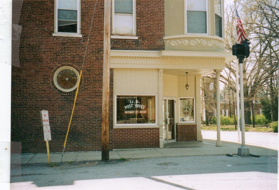 Midway, KY: POST OFFICE