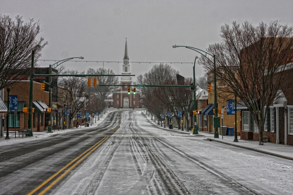 Monroe, NC: Main Street in downtown Monroe during the January 30, 2010 snow storm