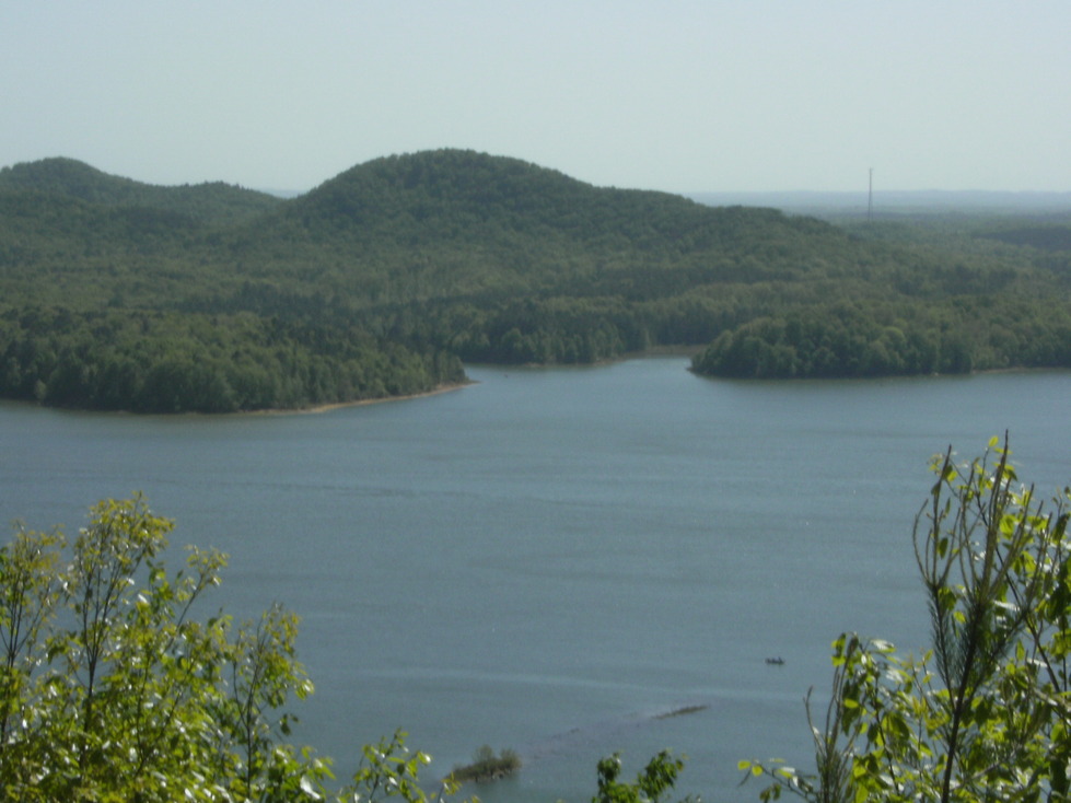 Carters Lake, GA: Over look from The Top of Carters Dam