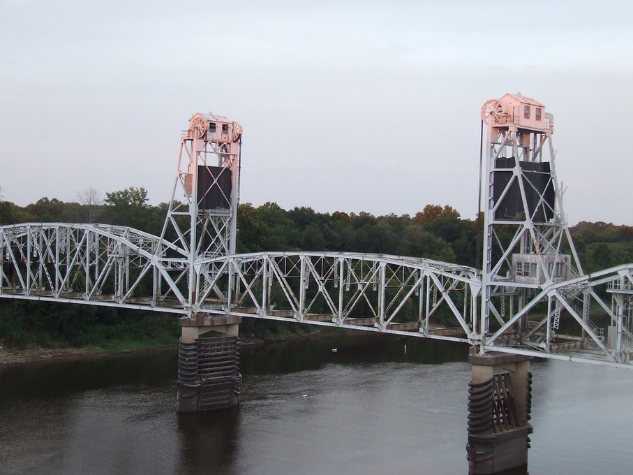 Columbia, LA: The old Bridge in Columbia.