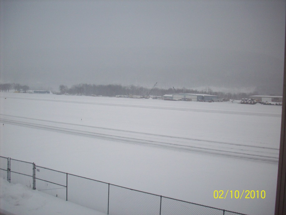 Lock Haven, PA: Piper airport covered in snow