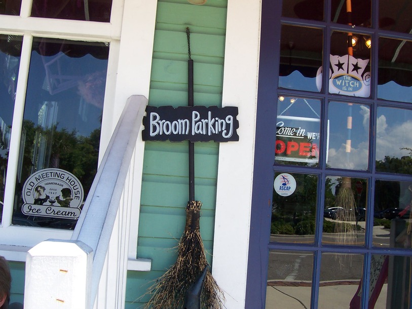 Palm Harbor, FL: Witch's Brew... the local coffee shop..with a magical touch.