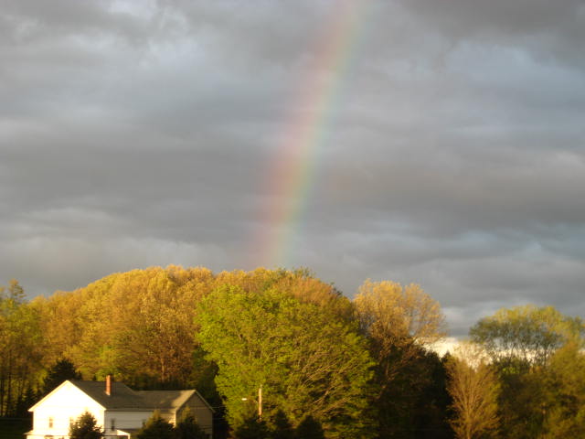 Broad Brook, CT: Rainbow on a farm house