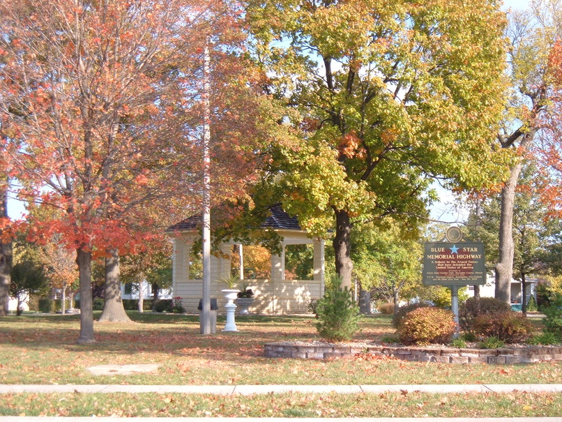 Mount Olive, IL: Mt. Olive, IL city park in the fall
