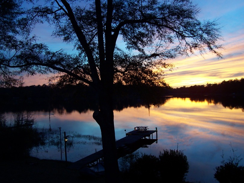 Bonifay, FL: Sunset 2 on Dogwood Lakes!