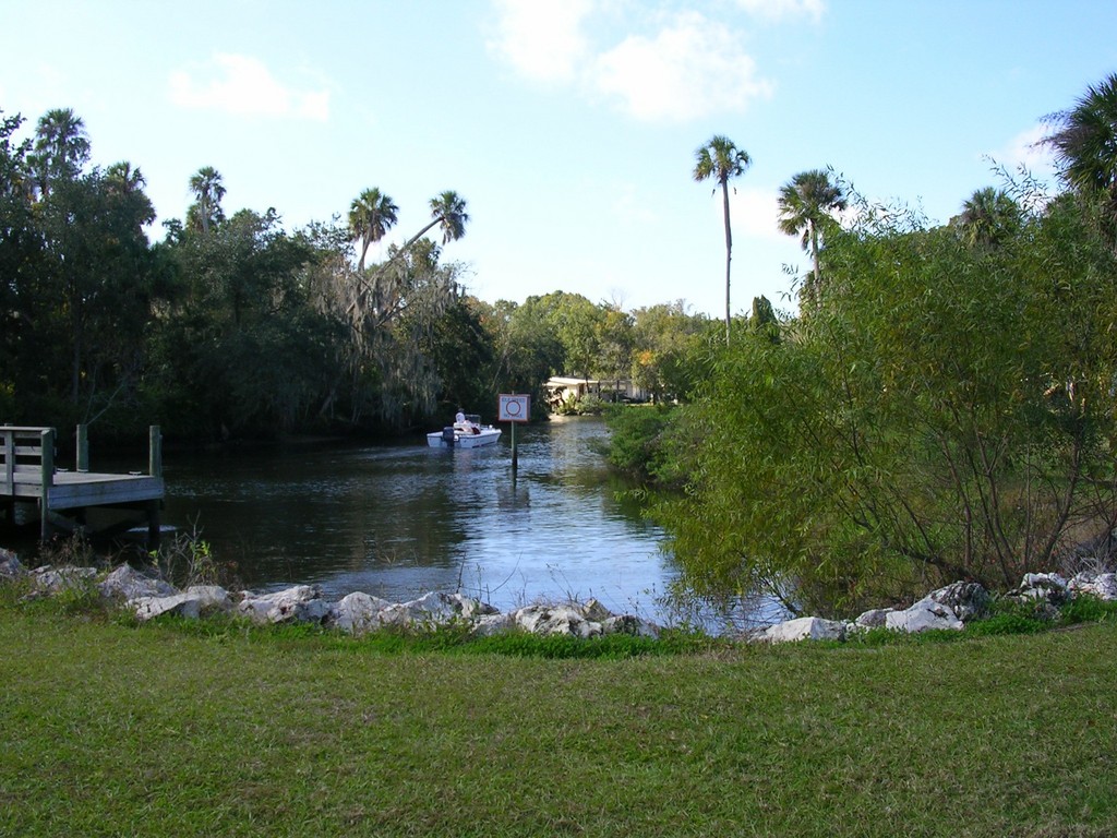 Riverview, FL December is good for boating on the Alafia River photo