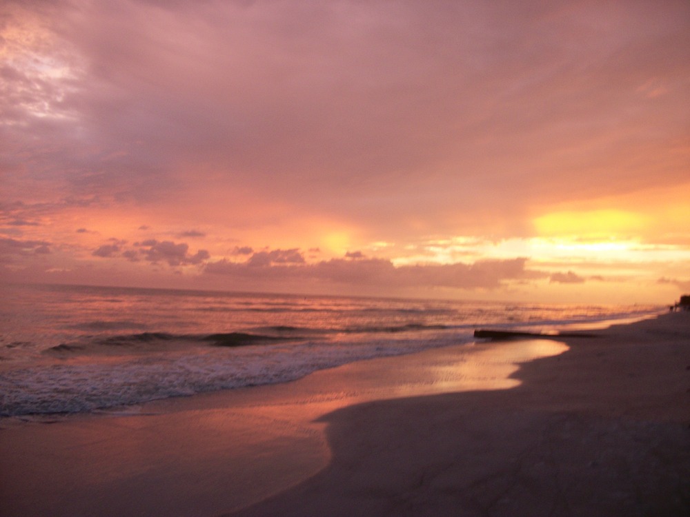 Redington Beach, FL: The Colors of the night over Redington
