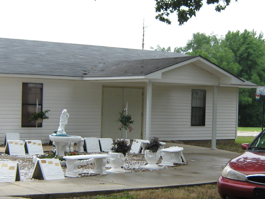 Fountain Hill, AR Fountain Hill's Post OfficeFountain Hill United Methodist churchInside the