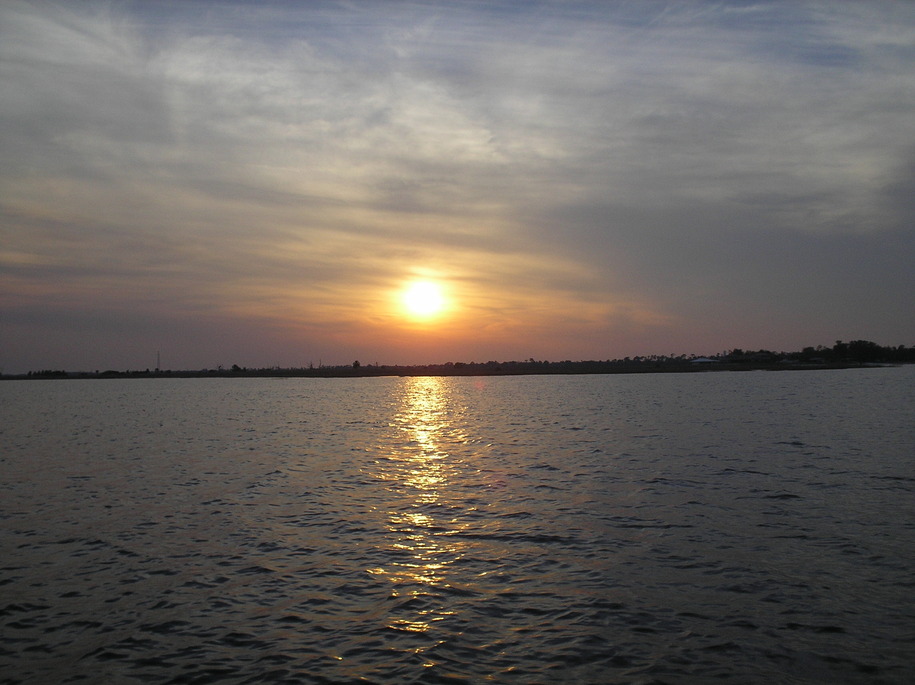 Babson Park, FL: SUNSET OVER CROOKED LAKE