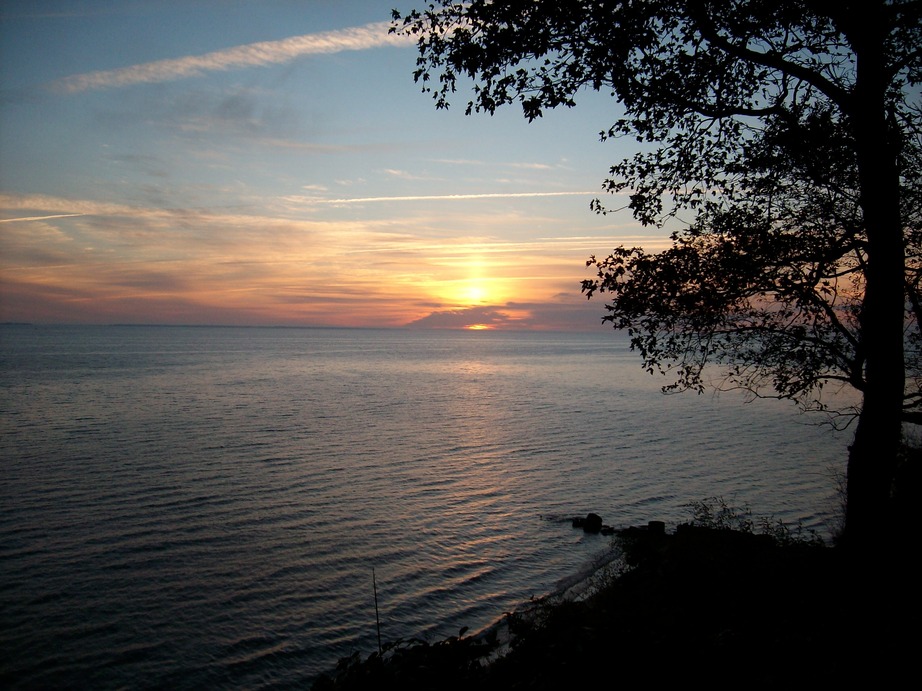 St. Leonard, MD: sunrise at Matoaka beach cabins