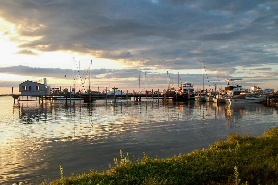 Harrisville, MI: Sunrise on Lake Huron at Harrisville Harbor