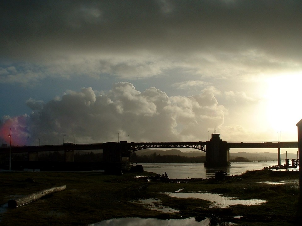 Aberdeen, WA: Winter Sunset On The Chehalis River Bridge