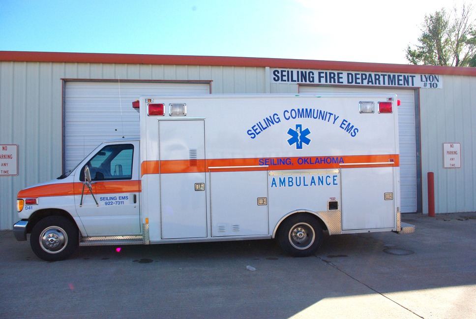 Seiling, OK: Ambulance in front of the fire station