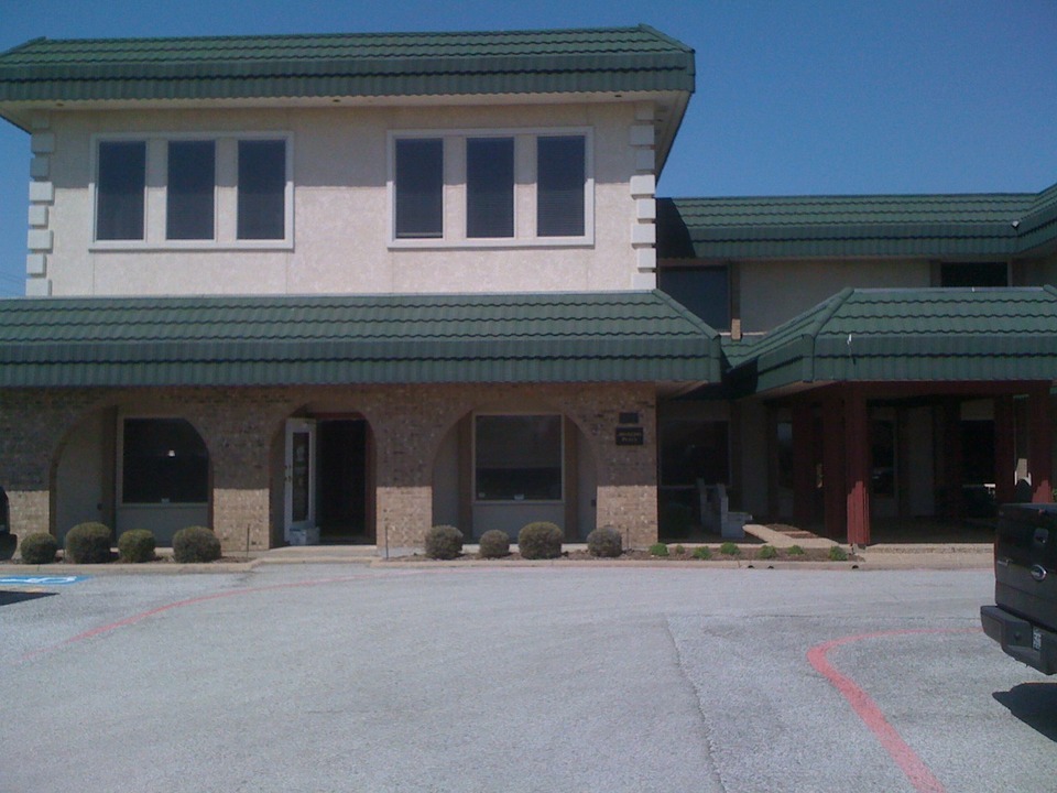 Arlington, TX: Office Building of Upgrade My Credit - a professional credit repair firm 901 W. Bardin Rd. , Arlington, Tx 76017