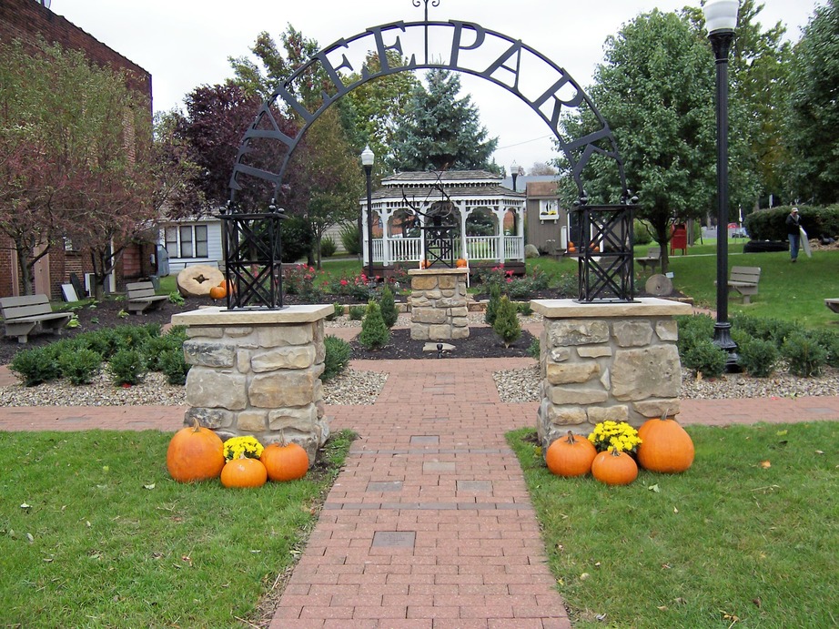 Hubbard, OH : Tylee Park in downtown Hubbard photo, picture, image ...