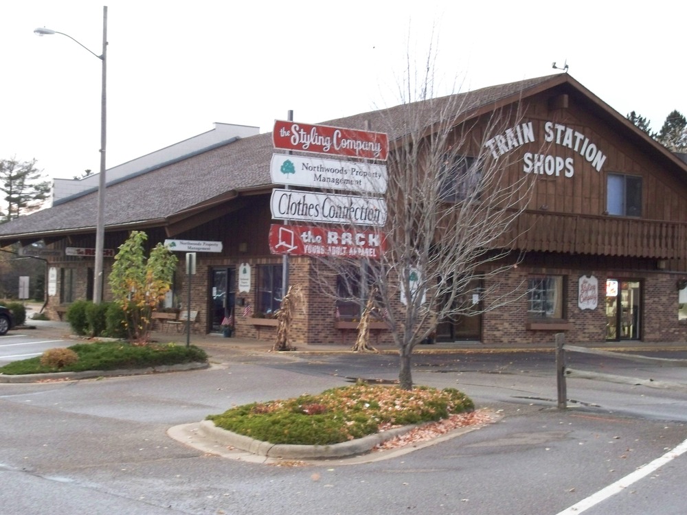 Minocqua, WI: Train station shops