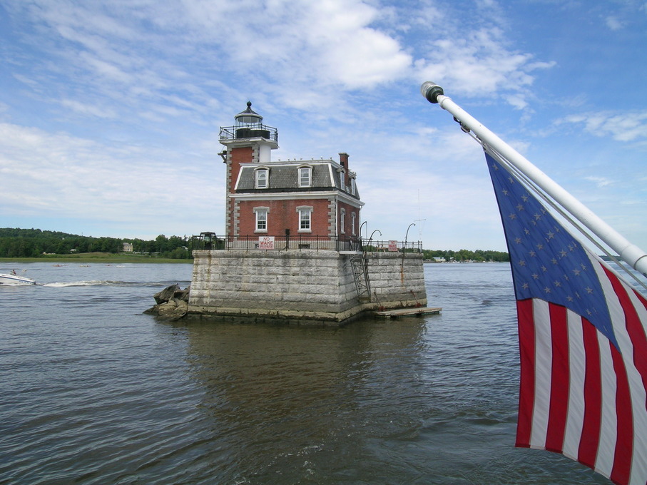 Hudson, NY: Old Glory and the Hudson Athens lighthouse