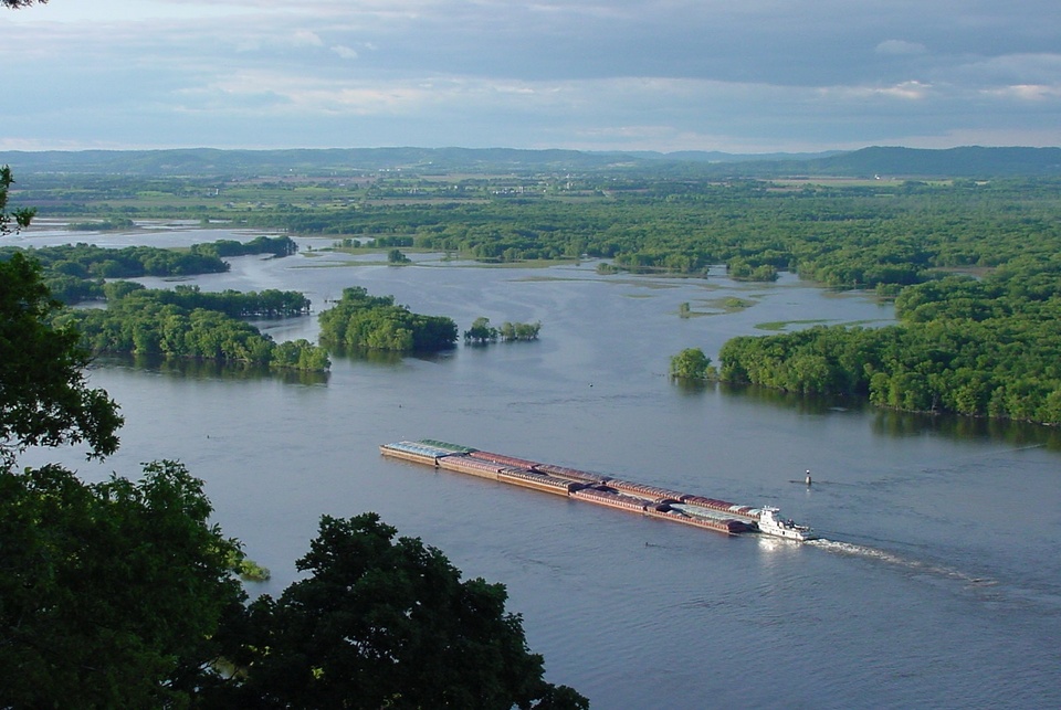 La Crescent, MN: Above La Crescent on the Mississippi