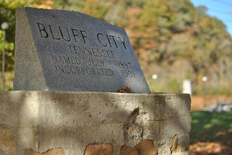 Bluff City, TN: Bluff City Monument at the pavilion on Boone Lake